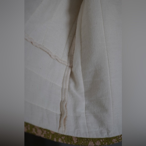 Handmade Elegant Cream Quilted Jacket - Picture 3 of 9